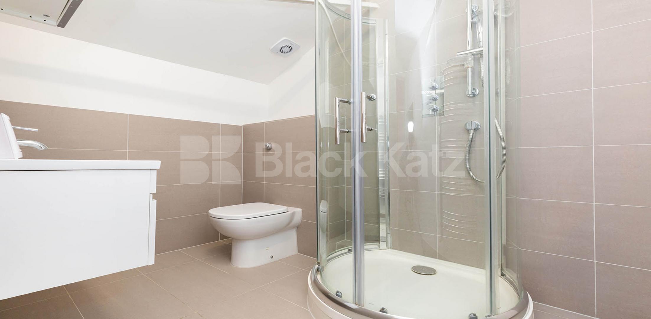 			3 Bedroom, 2 bath, 1 reception Apartment			 SPRINGFIELD HOUSE LOFTS-TYSSEN STREET, DALSTON/HAGGERSTON